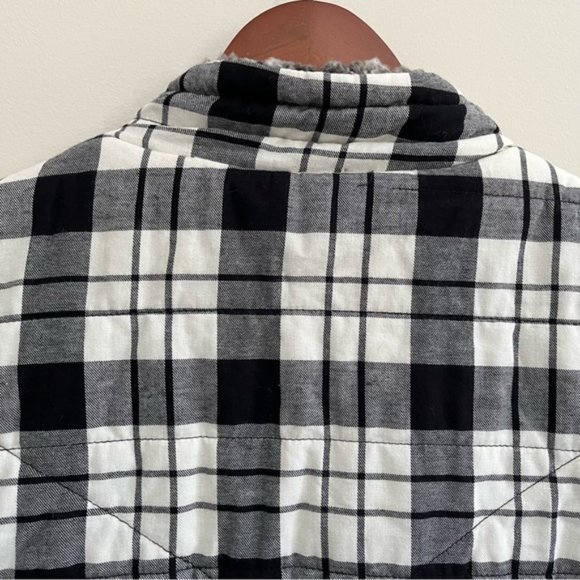 Maurice's Reversible Faux Fur Lined Full Zip Front Vest Size 2XL - Picture 9 of 11